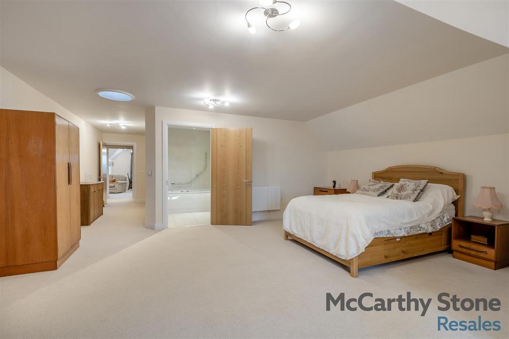 8672984-interior21.jpg
