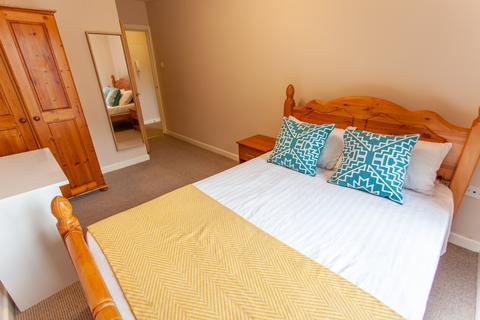 2 bedroom flat to rent, Gilmartin Grove, L6 1EG,