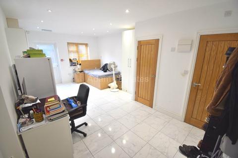 1 bedroom flat to rent, Upper Crown Street, Reading