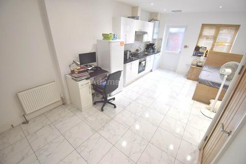 1 bedroom flat to rent, Upper Crown Street, Reading