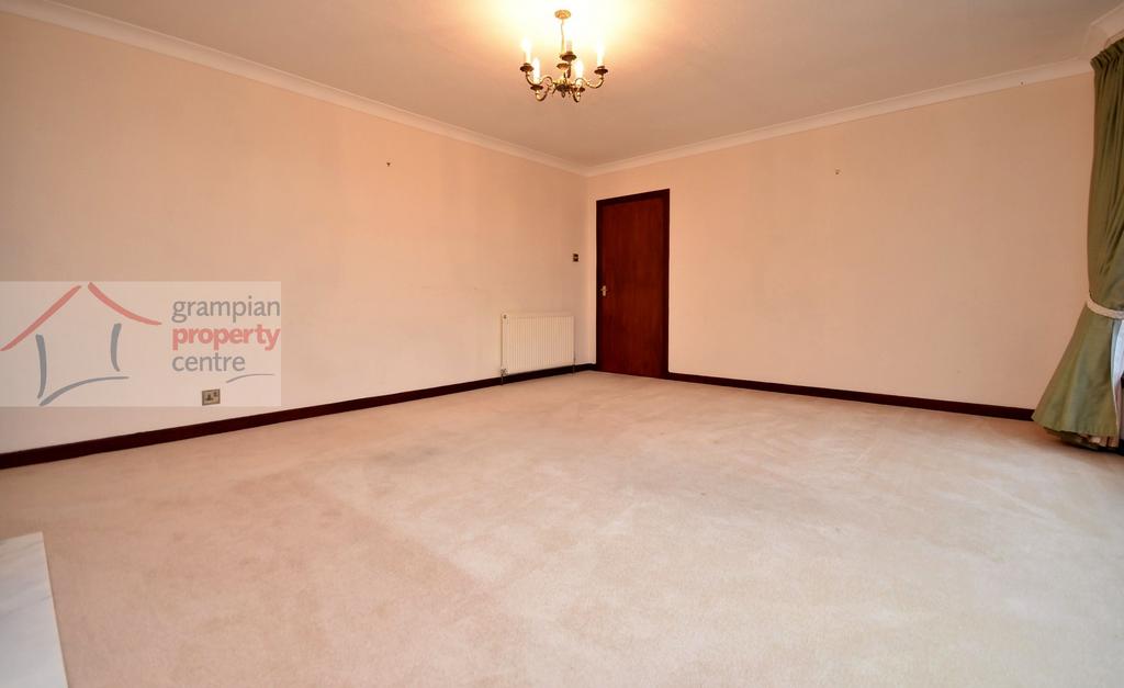 Lounge 2 .JPG