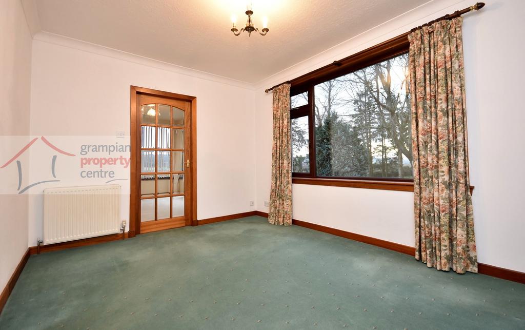 Dining room .JPG