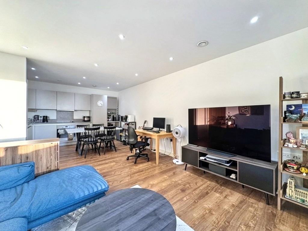 Open plan Lounge/kitchen/dining area