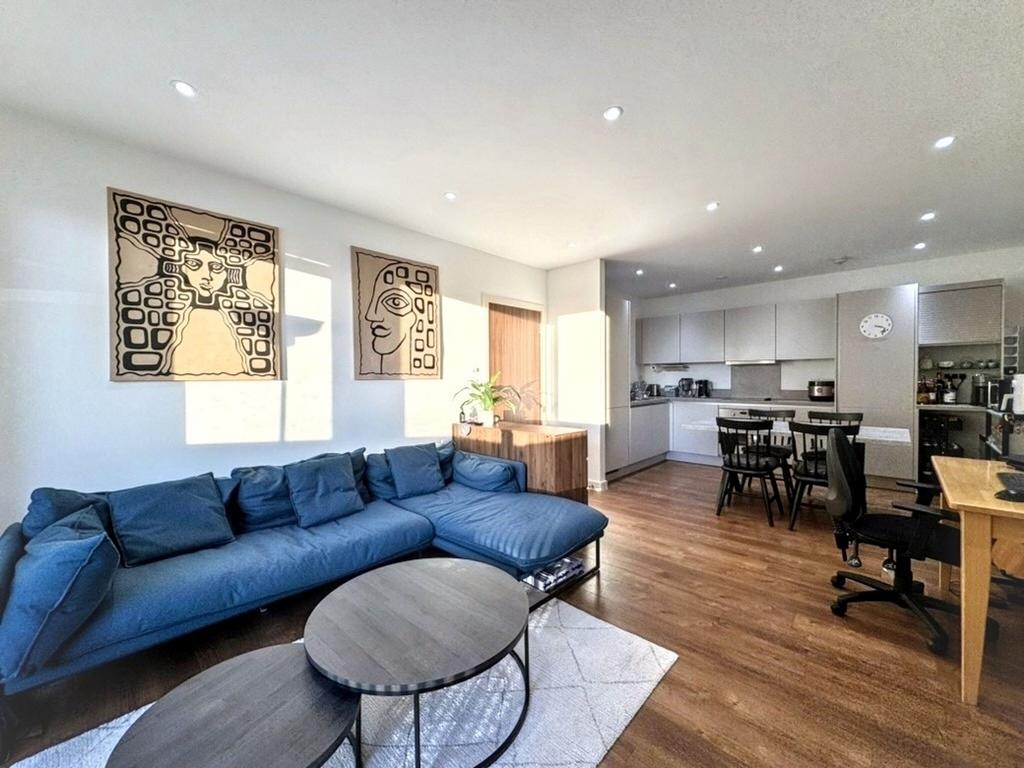 Open plan Lounge/kitchen/dining area