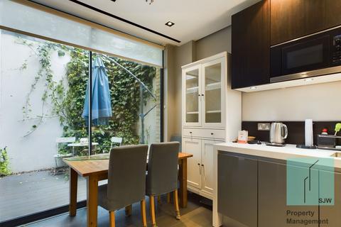 2 bedroom flat to rent, Young Street, London W8