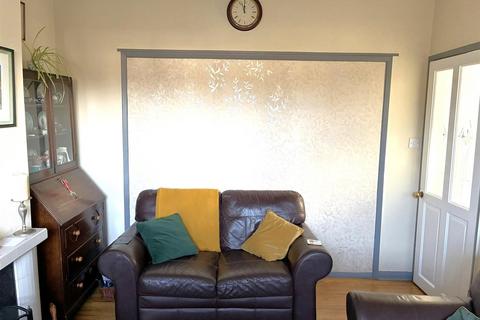 3 bedroom semi-detached house for sale, St. Annes Drive, Leicester