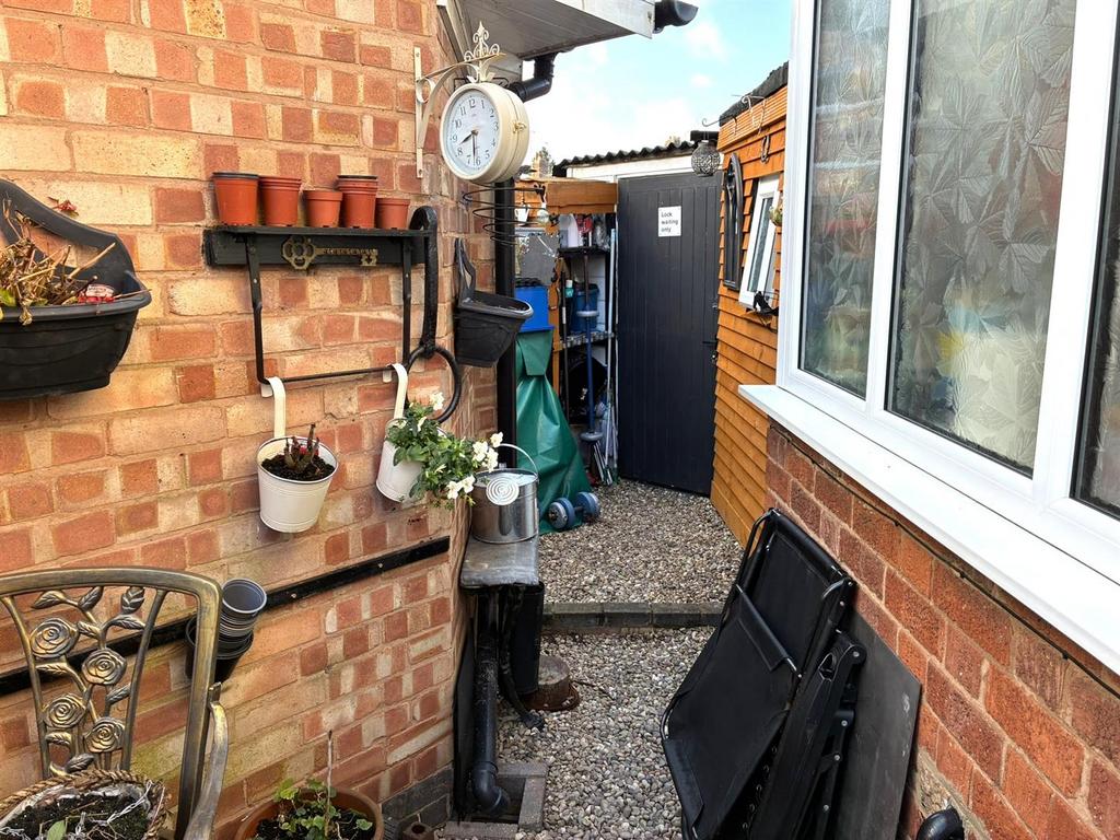 Side garden