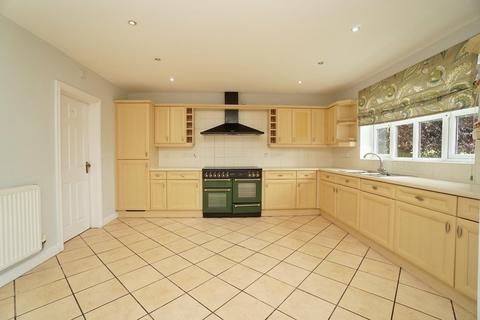 4 bedroom detached house to rent, Jubilee Court, Tollerton, York, YO61 1RF