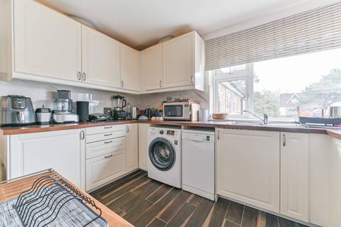 undefined, St. Augustine's Avenue, South Croydon, CR2