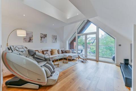 undefined, Woodcote Grove Road, Coulsdon, CR5