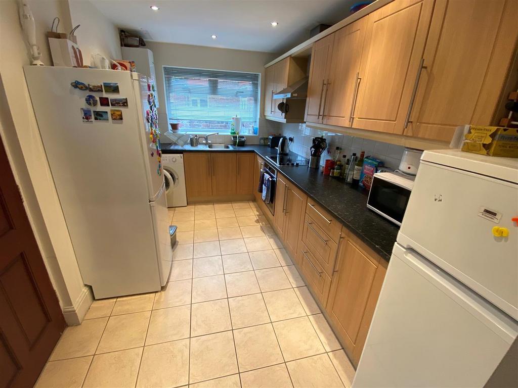 Kitchen (2).jpg