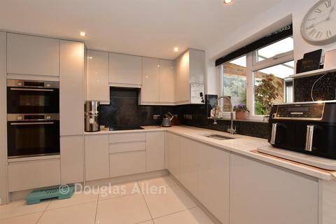 undefined, Walton Road, Romford RM5