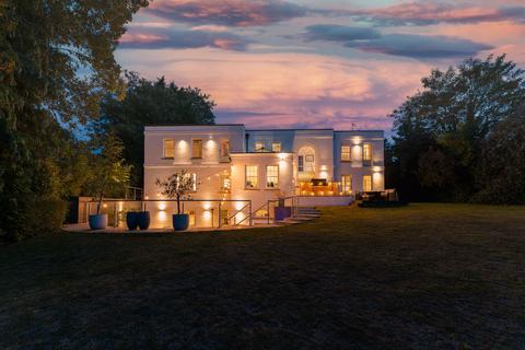 6 bedroom detached house for sale, Watersmeet Road, Salisbury SP2