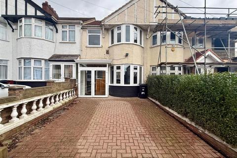 4 bedroom terraced house to rent, Rushden Gardens, Ilford
