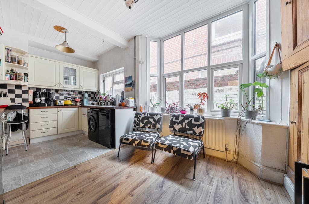 1388383 21 693834...