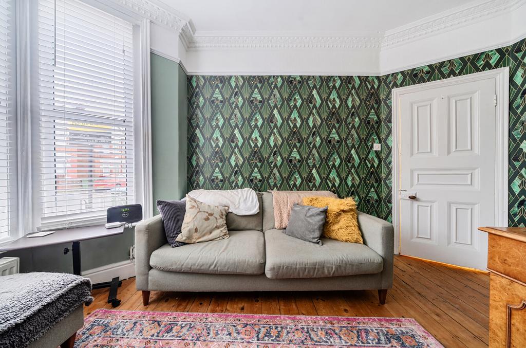 1388383 17 693830...