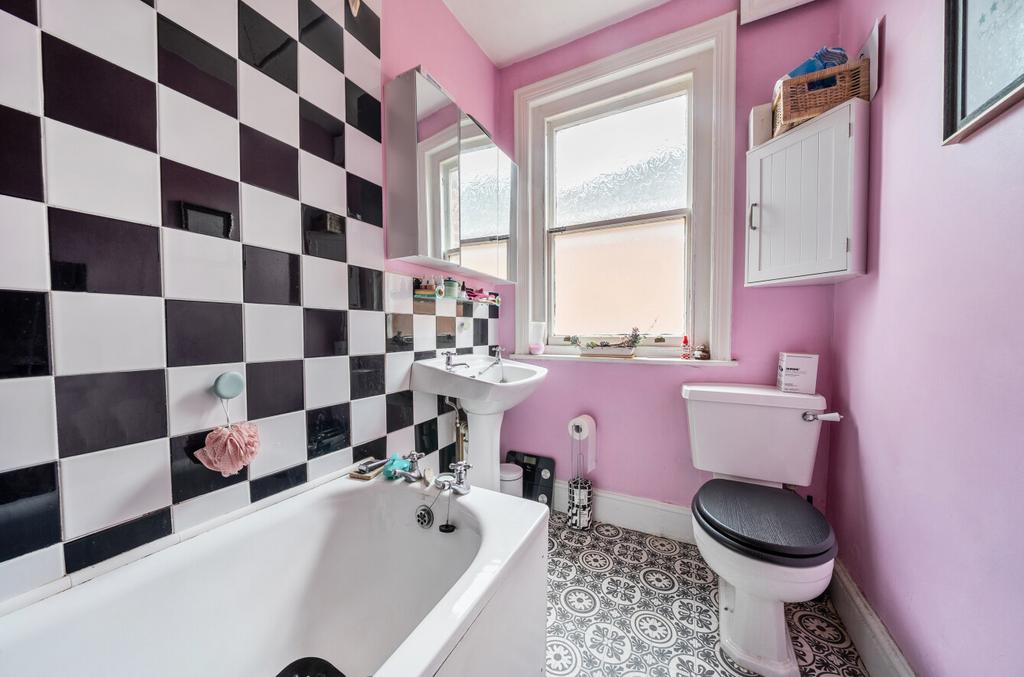 1388383 12 693820...