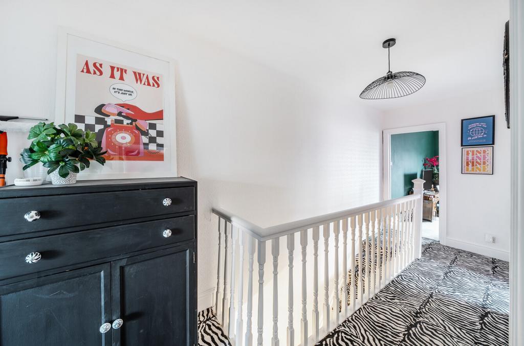 1388383-5-693818b...