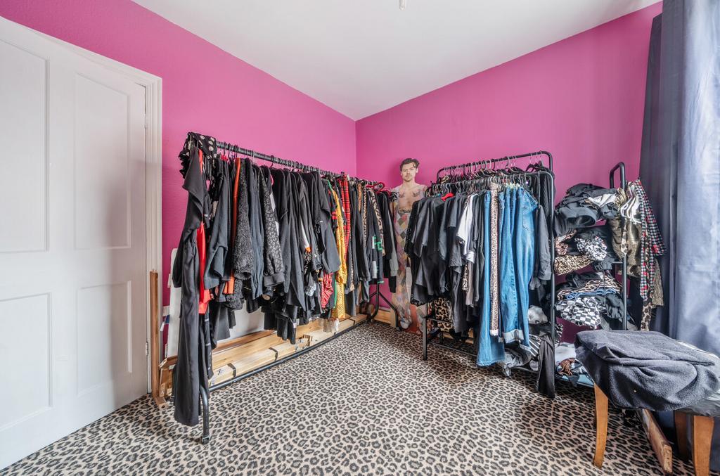 1388383 11 693820...