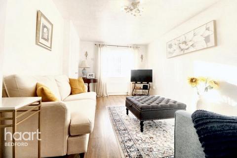 3 bedroom semi-detached house for sale, Kirkstall Close, Bedford