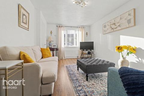 3 bedroom semi-detached house for sale, Kirkstall Close, Bedford