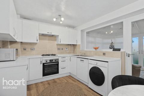 3 bedroom semi-detached house for sale, Kirkstall Close, Bedford