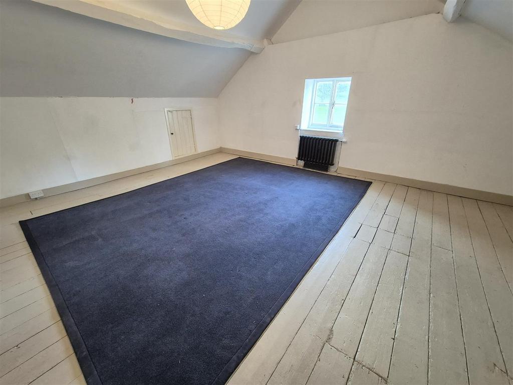 Attic Room.jpg