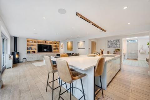 Stunning detached family home over 3,000 sq ft