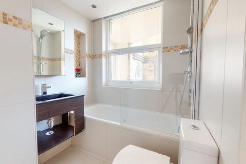 3 bedroom flat to rent, St. Johns Wood Park