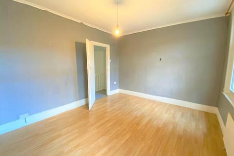 3 bedroom terraced house to rent, Hall Road, East Ham, London