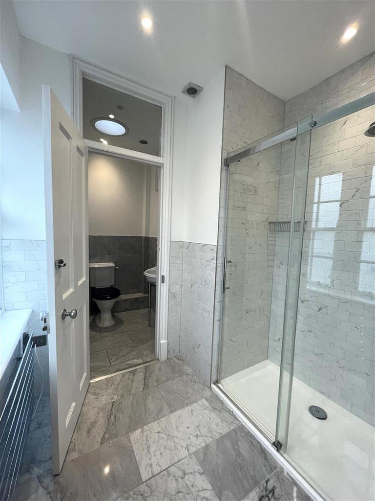 Shower room.jpg