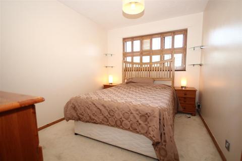 undefined, Westcott Park, North Acton W3 6YQ