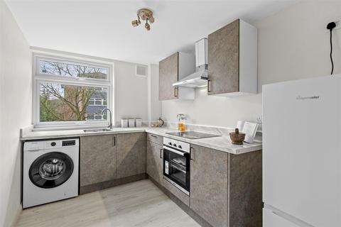 2 bedroom apartment to rent, Pettifer Way, High Wycombe HP12