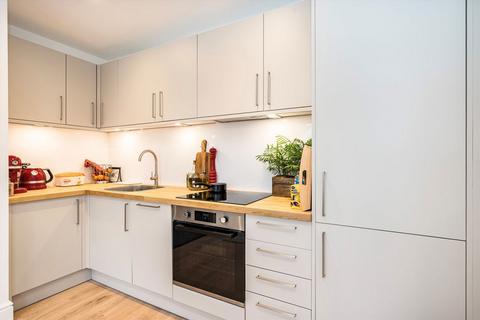 2 bedroom flat for sale, Wardo Avenue, London SW6
