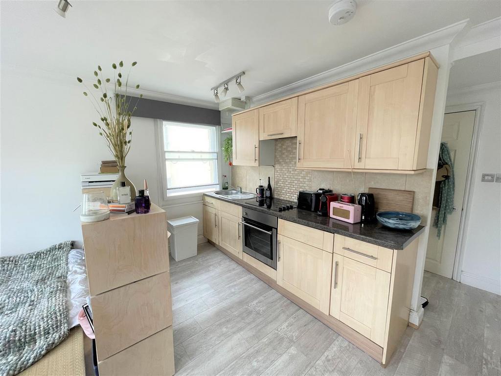 Kitchen Area.jpg