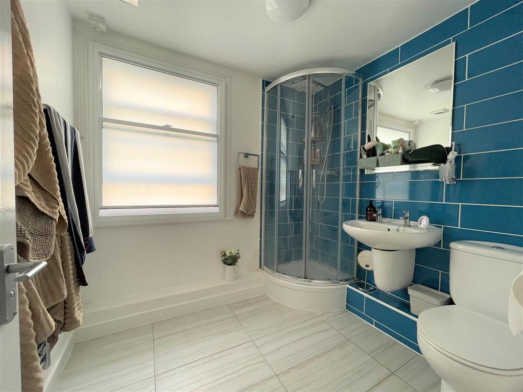 Shower Room.jpg