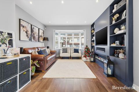 Woodstock Avenue, Harold Park, RM3