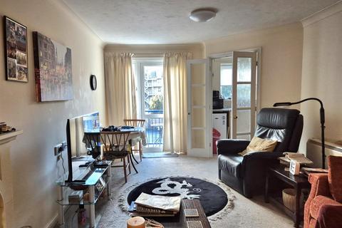 2 bedroom retirement property for sale, Beach Road, Weston-Super-Mare BS23