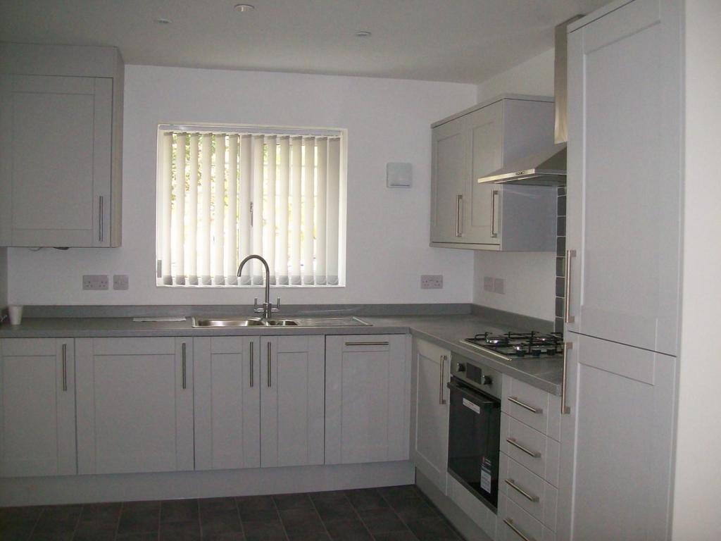 Kitchen 2.JPG