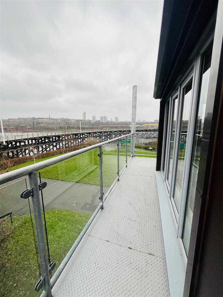 Balcony2.jpg