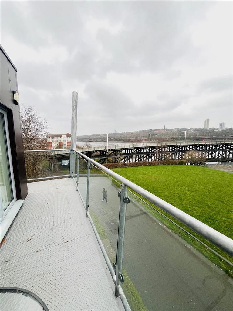 Balcony1.jpg