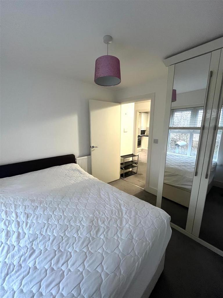 Bed1.jpg