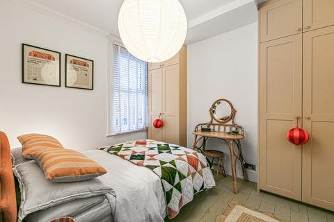 undefined, Staines Road, Twickenham, TW2
