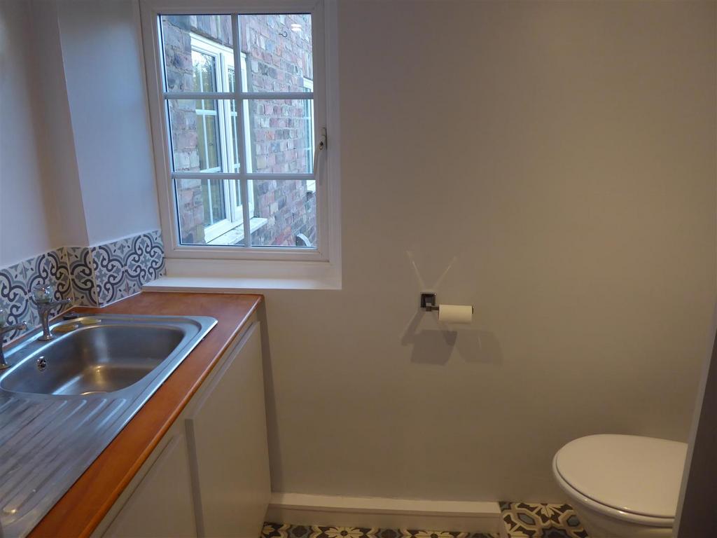 Utility wc 1 south view.JPG