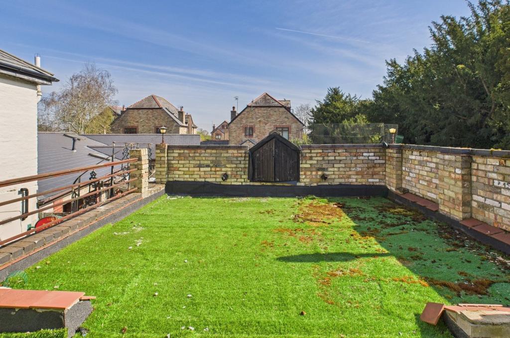 CAM02545 G0-PR0384-STILL011 Medium ...