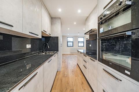 2 bedroom apartment to rent, London, SE8