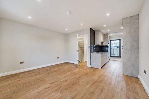 2 bedroom apartment to rent, London, SE8