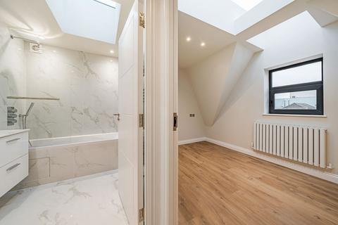 2 bedroom apartment to rent, London, SE8