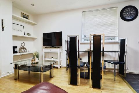 undefined, Ruthin Gardens, Caerdydd, CF24
