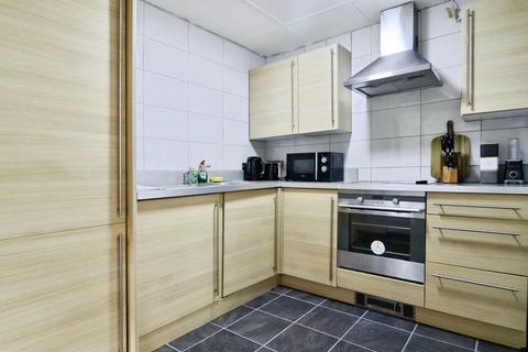 undefined, Ruthin Gardens, Caerdydd, CF24
